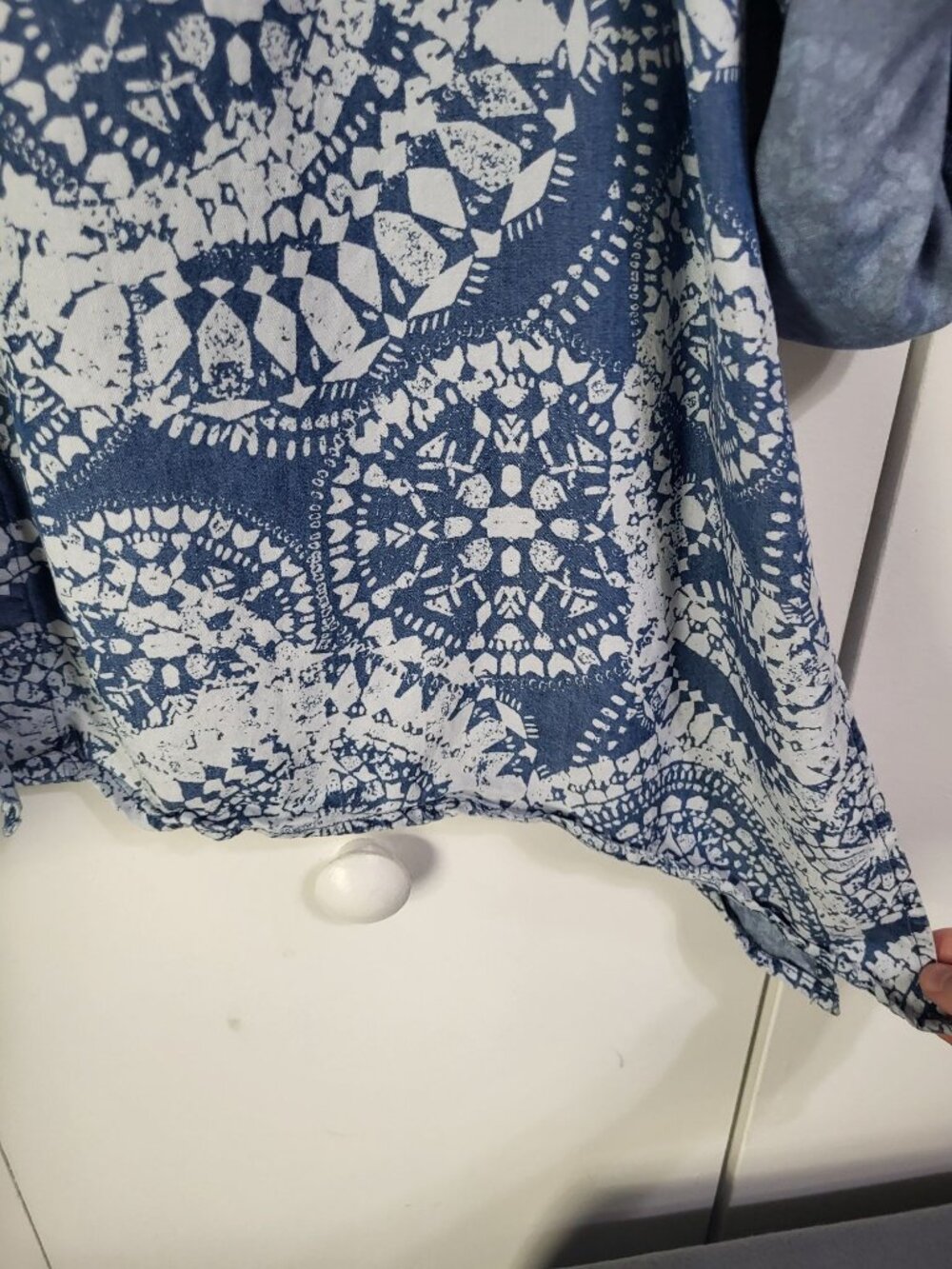 Zac & Rachel Women's LG Blue Patterned Tunic Blouse Roll-Tab Sleeve Boho Artsy - Picture 6 of 9